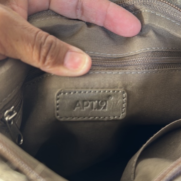 Apt 9 Crossbody Handbag w/ Faux Fur Trim in Grey - Picture 4 of 4